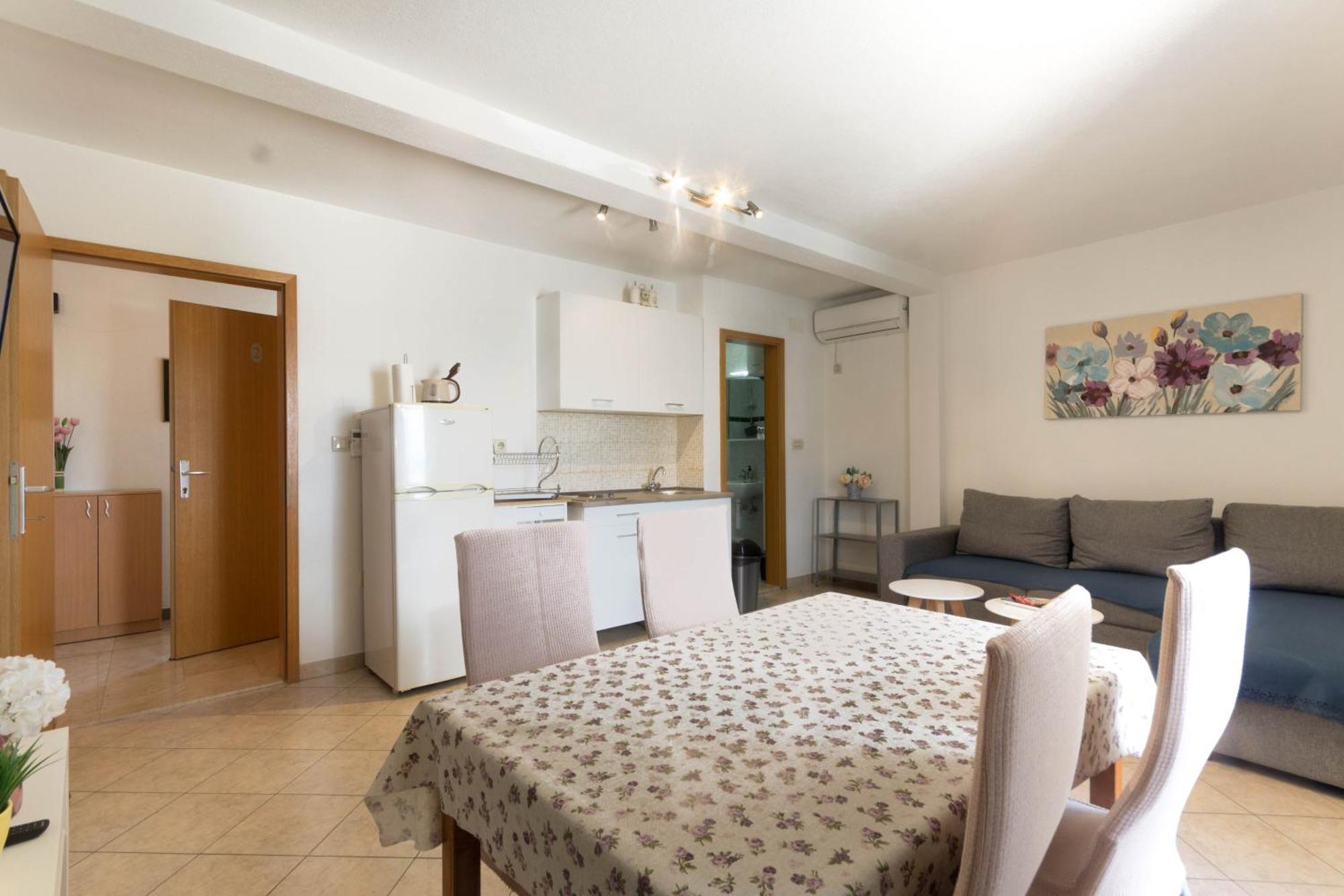 Apartments And Rooms By The Sea Trogir - 22597 Room photo